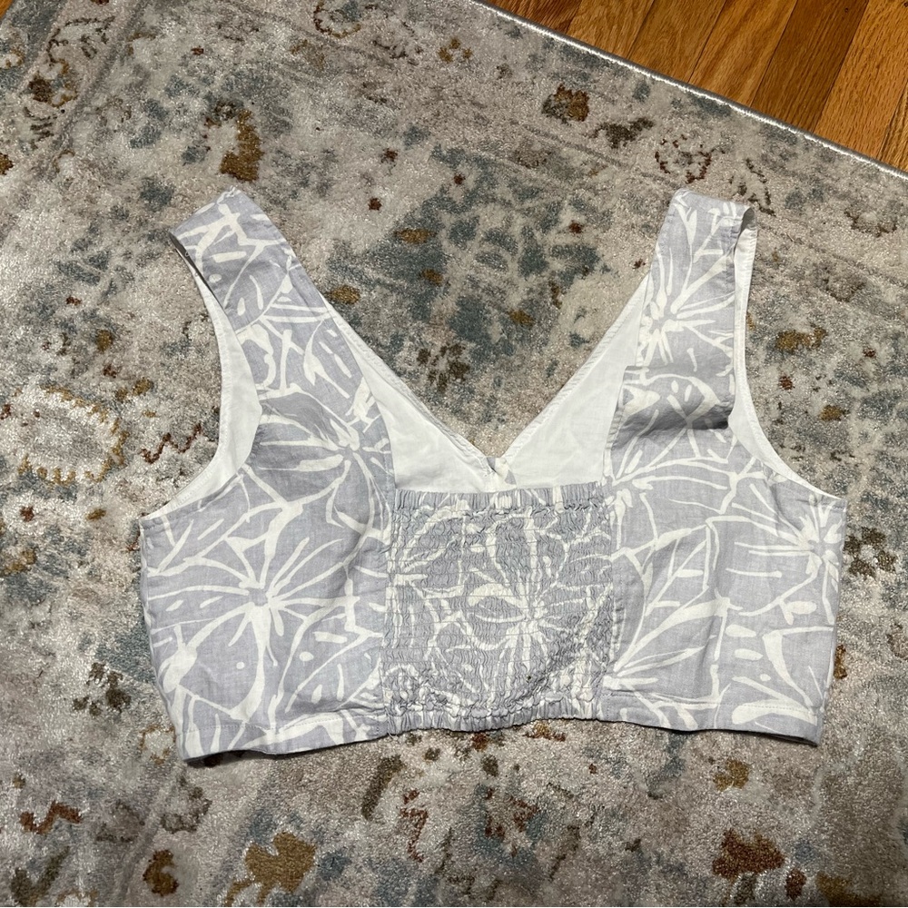 Madewell Grey & White Floral Top • Size 12 - Picture 2 of 6